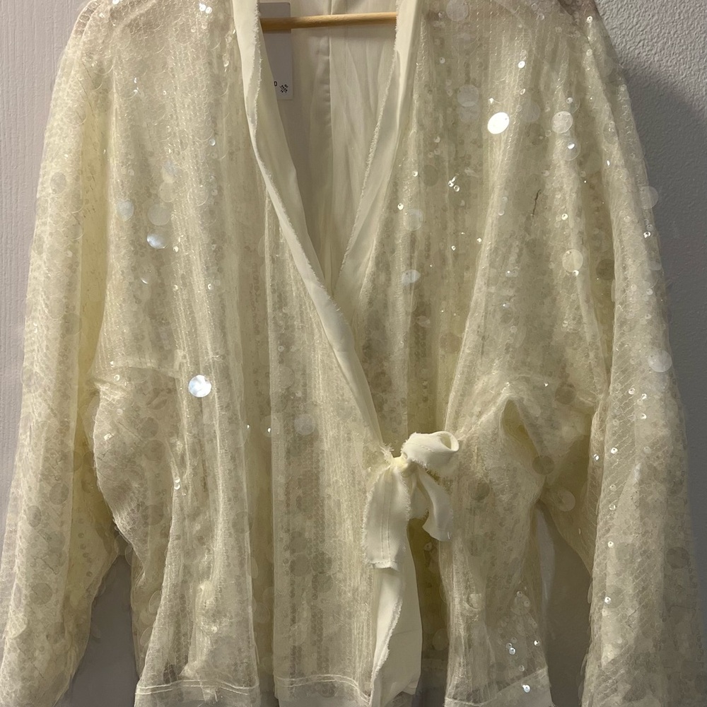 Elegant Cream Lace Kimono